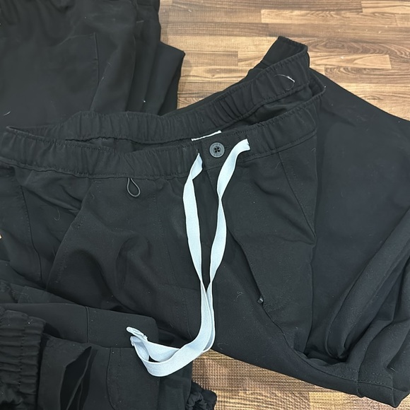 9 - Pairs of Fig & Jaanuu Men’s Scrub Pants Large - Picture 4 of 6